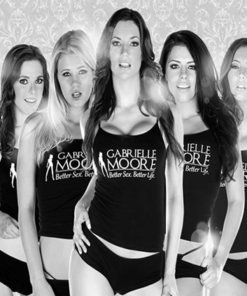 Gabrielle Moore–Naked U (Naked University)